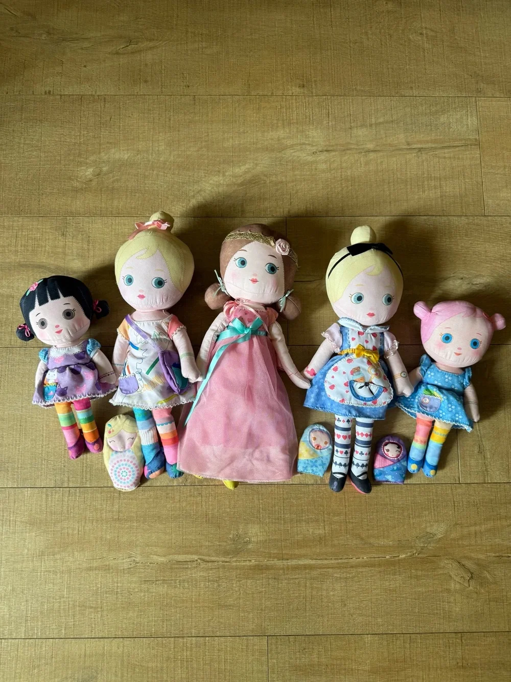 Set Of 5 Mooshka Tot Dolls Princess Alice In Wonderland Plus 3 Finger Puppets